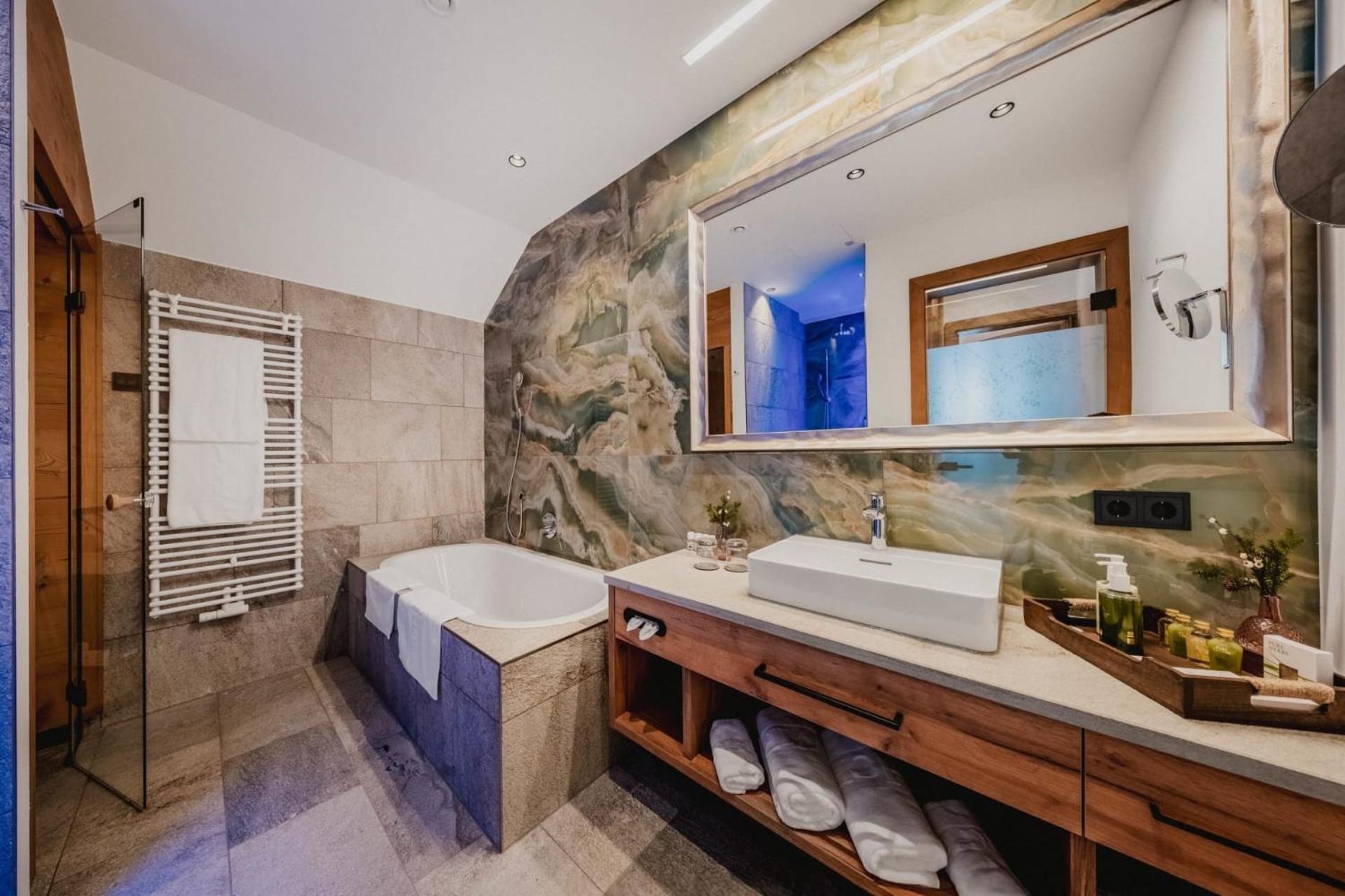 Alpenromantik-Hotel Wirlerhof Galtür Екстериор снимка